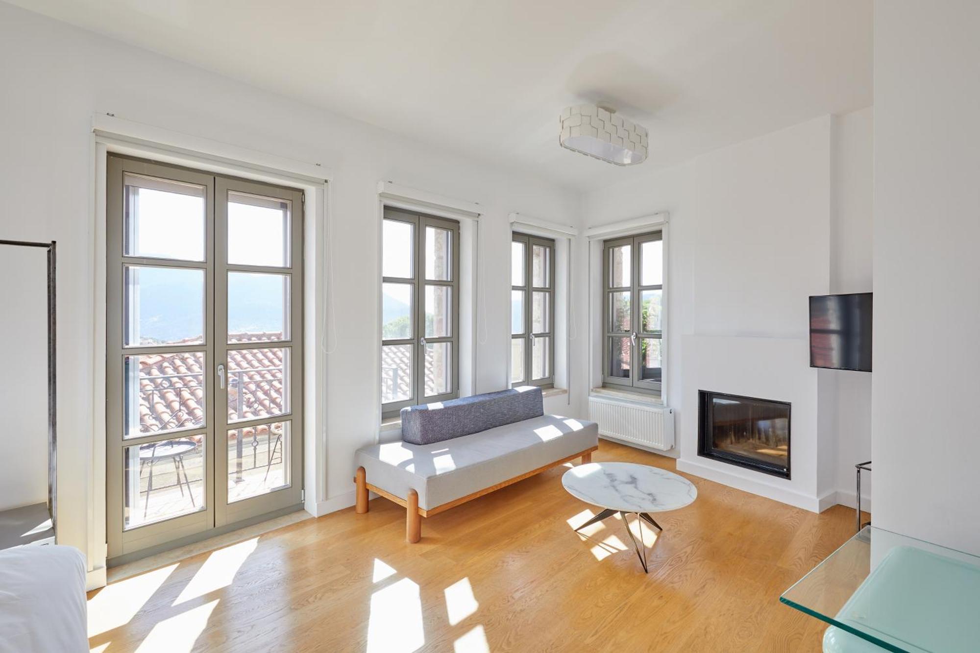 Clock Tower Arachova Suites Exterior photo